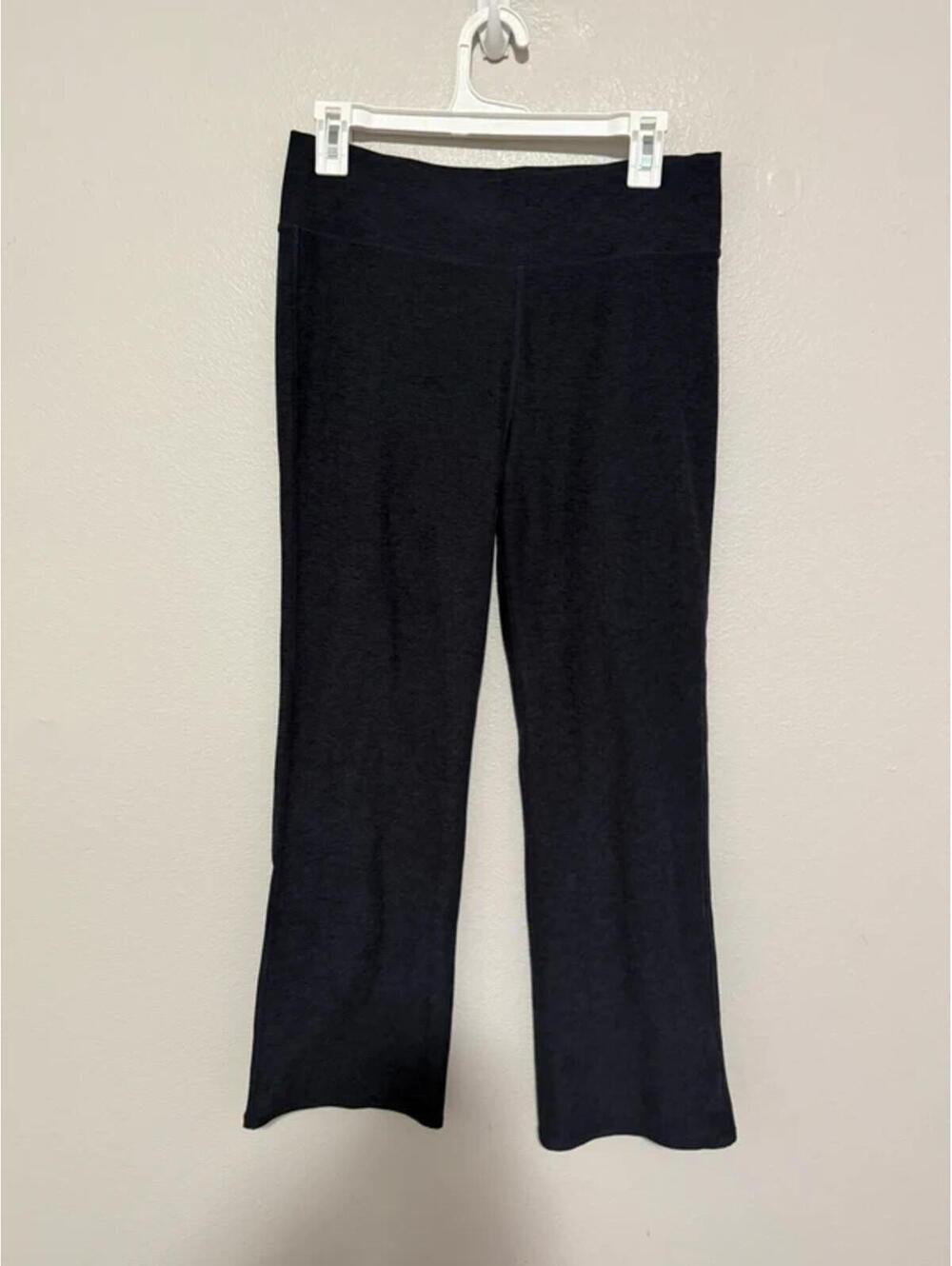 Vuori Mid Rise Elevation Slim Bootcut Pants Women's size medium - Picture 3 of 4